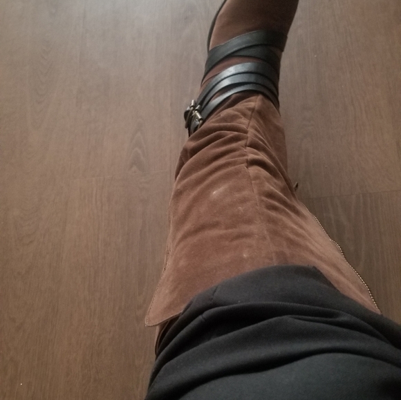 Women boots - Picture 2 of 3